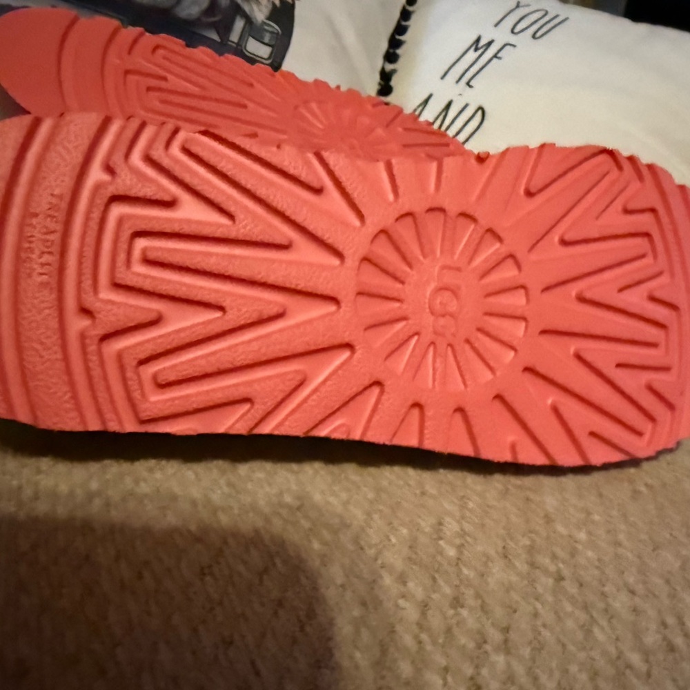 💕UGG Tazz Love 2025 pink and beige platforms💕 - Picture 4 of 5